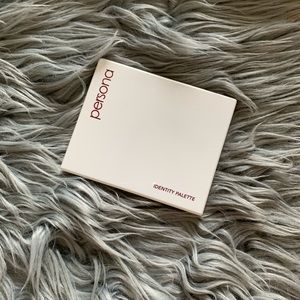 Persona cosmetics identity palette